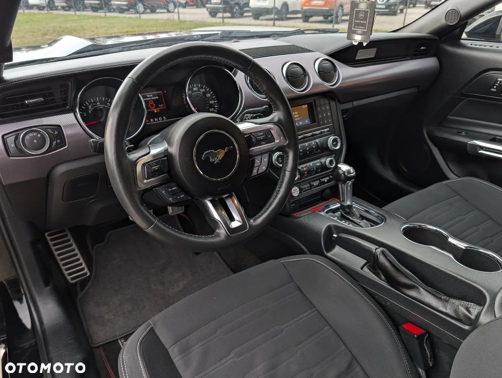 Ford Mustang - 24