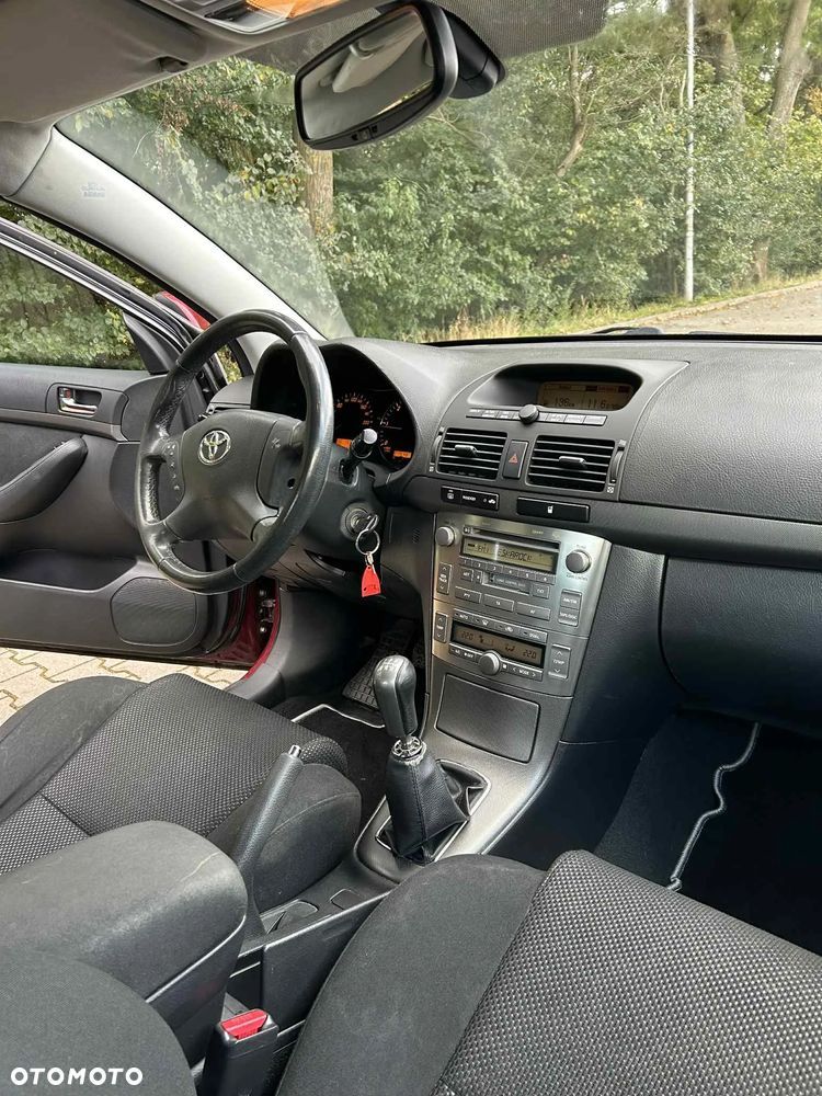 Toyota Avensis 2.0 D-4D Sol - 10