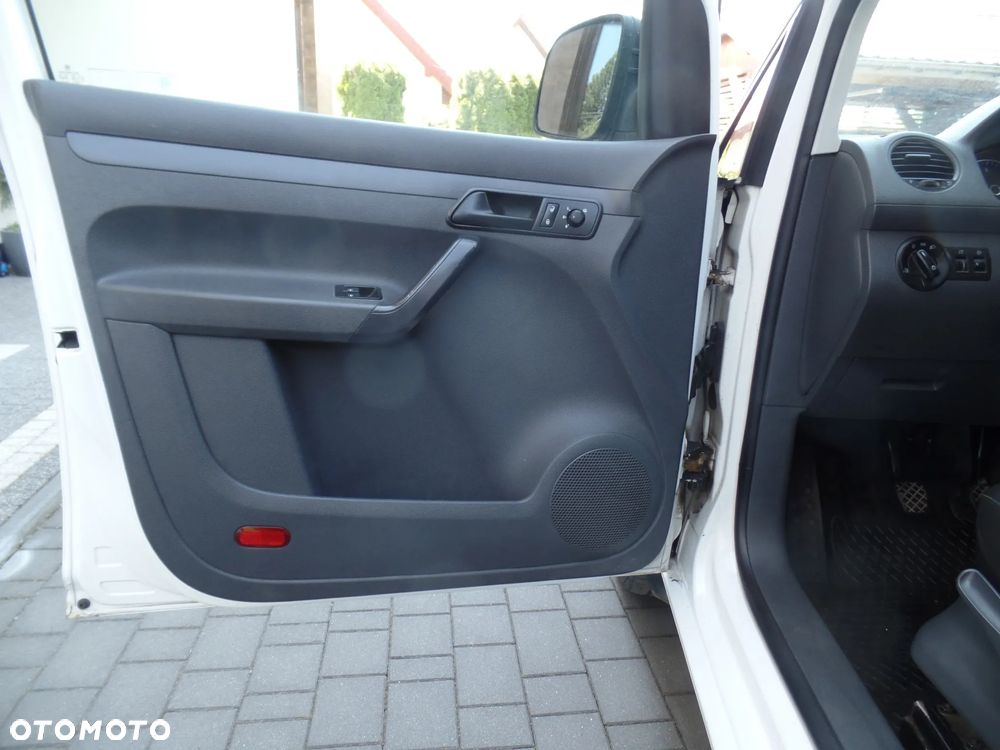 Volkswagen CADDY MAXI LONG - 11