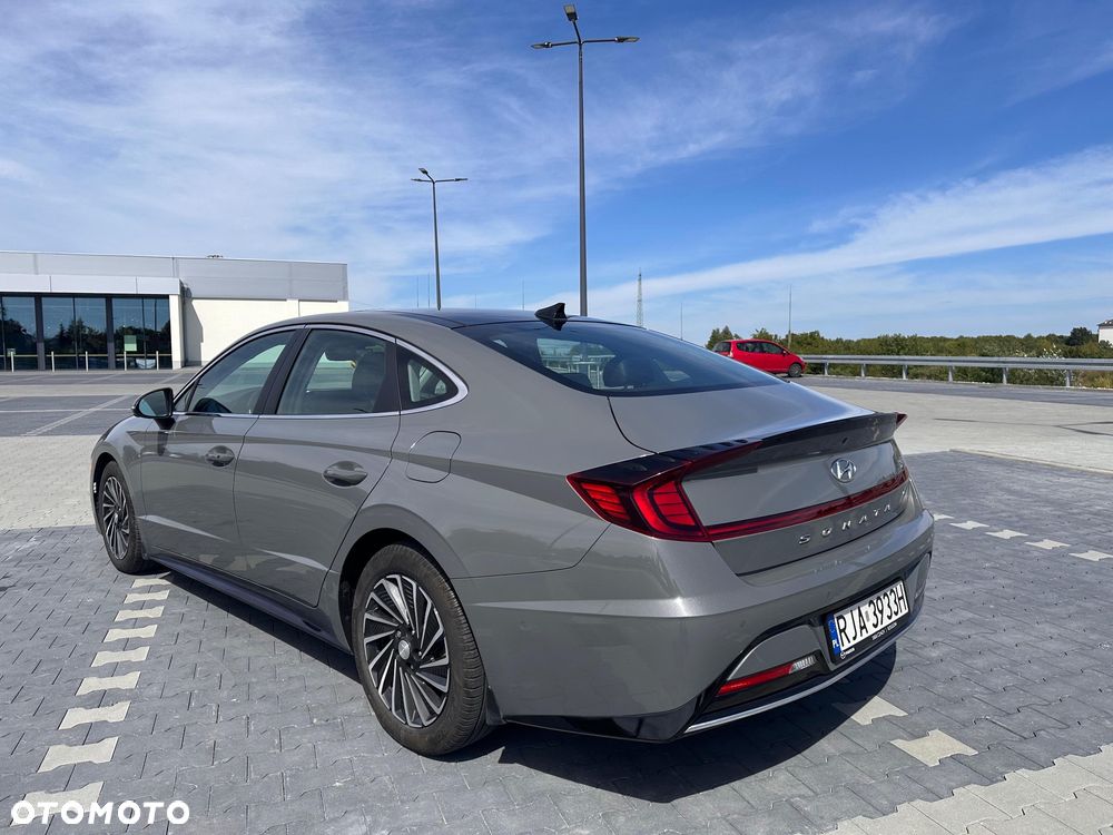 Hyundai Sonata - 3