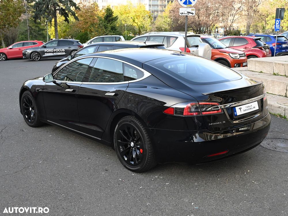 Tesla Model S - 3