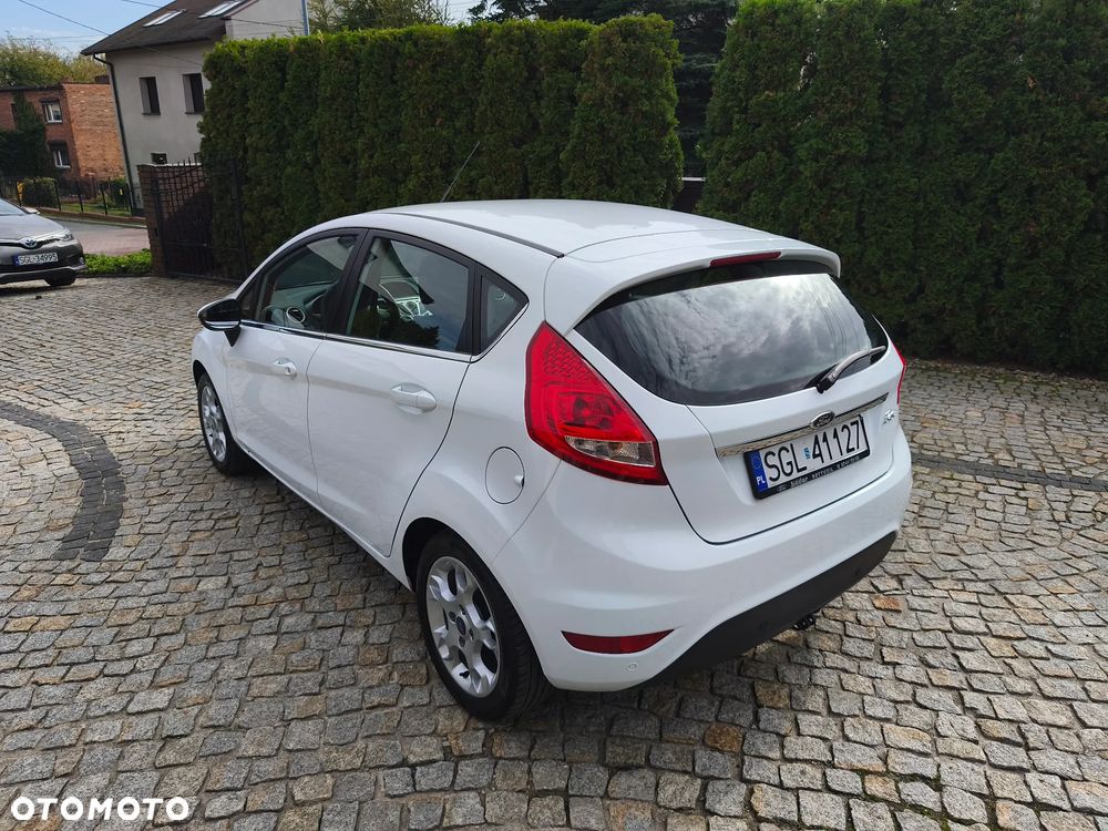 Ford Fiesta 2012 photo 3