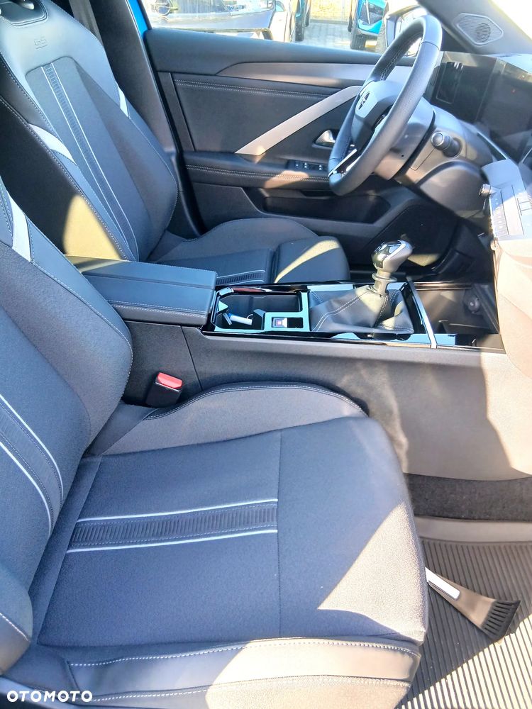 Opel Astra 1.2 T GS S&S - 7