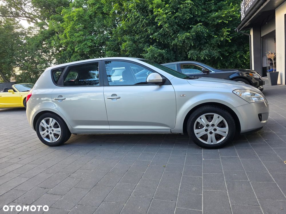 Kia Ceed - 7