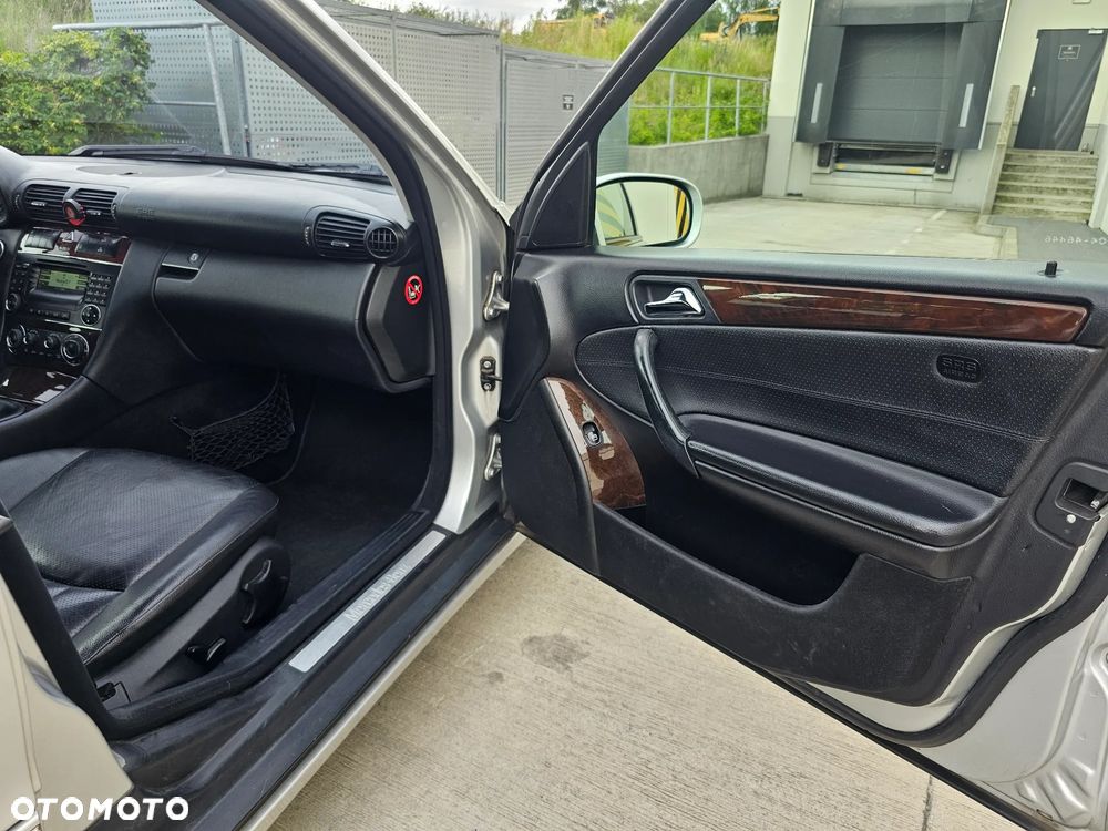 Mercedes-Benz Klasa C 200 T CDI Elegance - 13
