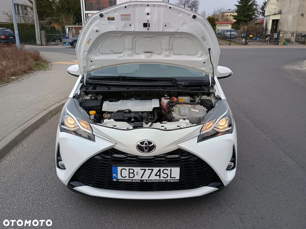 Toyota Yaris Hybrid 100 Sol - 10