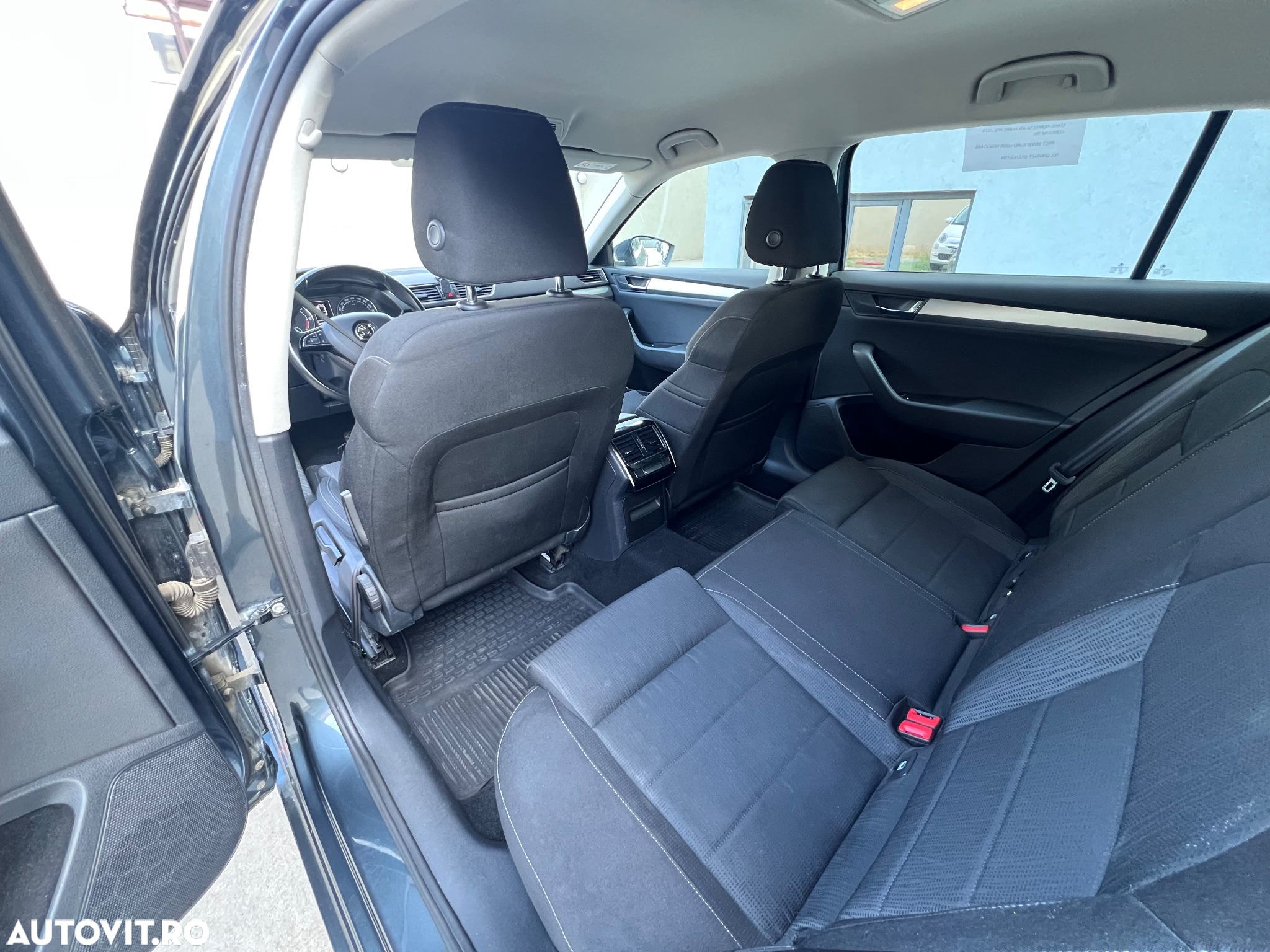 Skoda Superb Combi 2.0 TDI DSG Style - 14