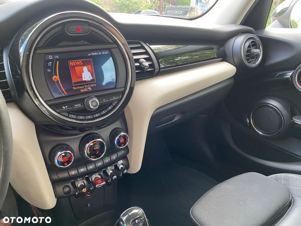 MINI Cooper Standard - 14