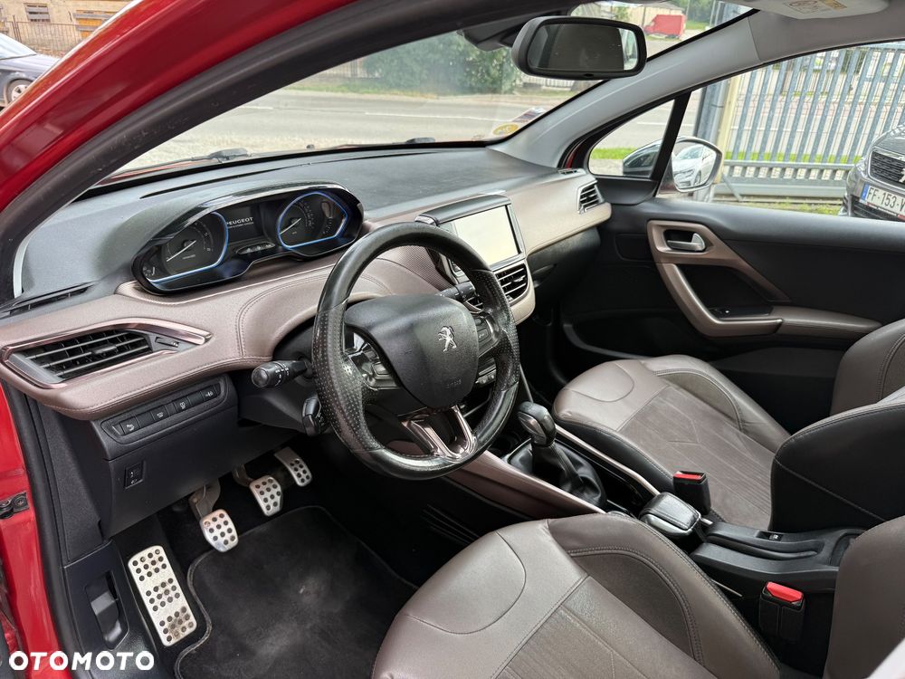 Peugeot 2008 1.6 e-HDi Allure S&S - 12