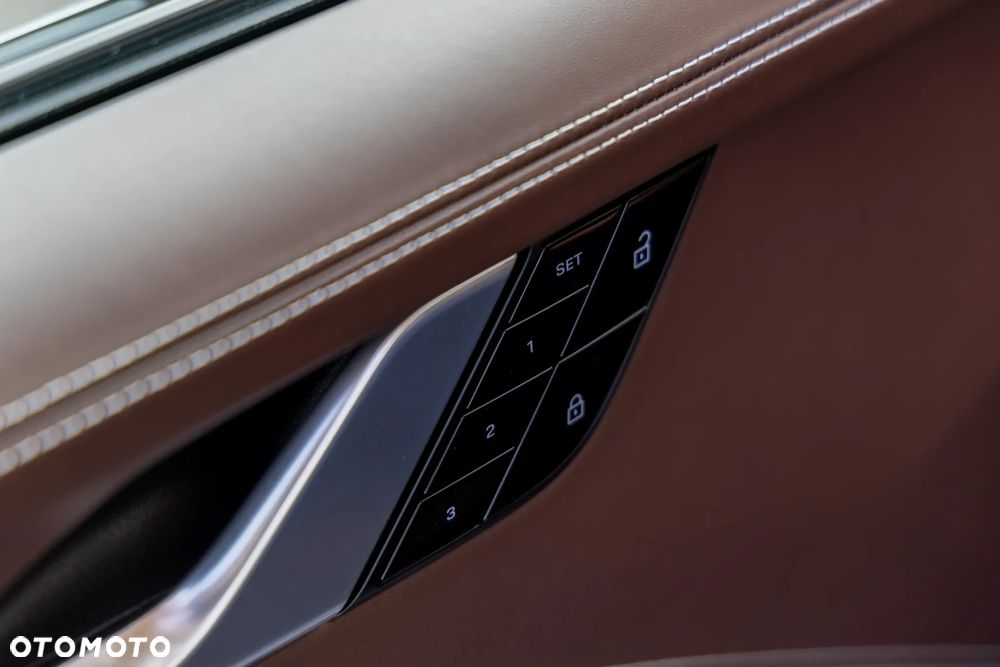 Porsche 911 Turbo S - 16