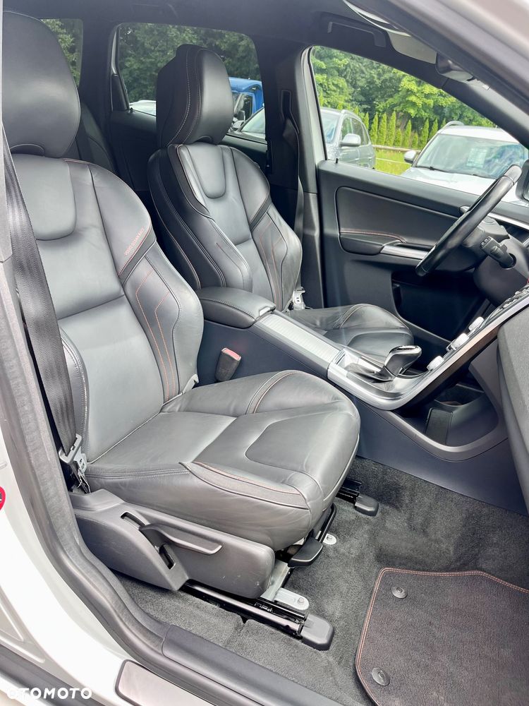 Volvo XC 60 D4 Drive-E Ocean Race - 15
