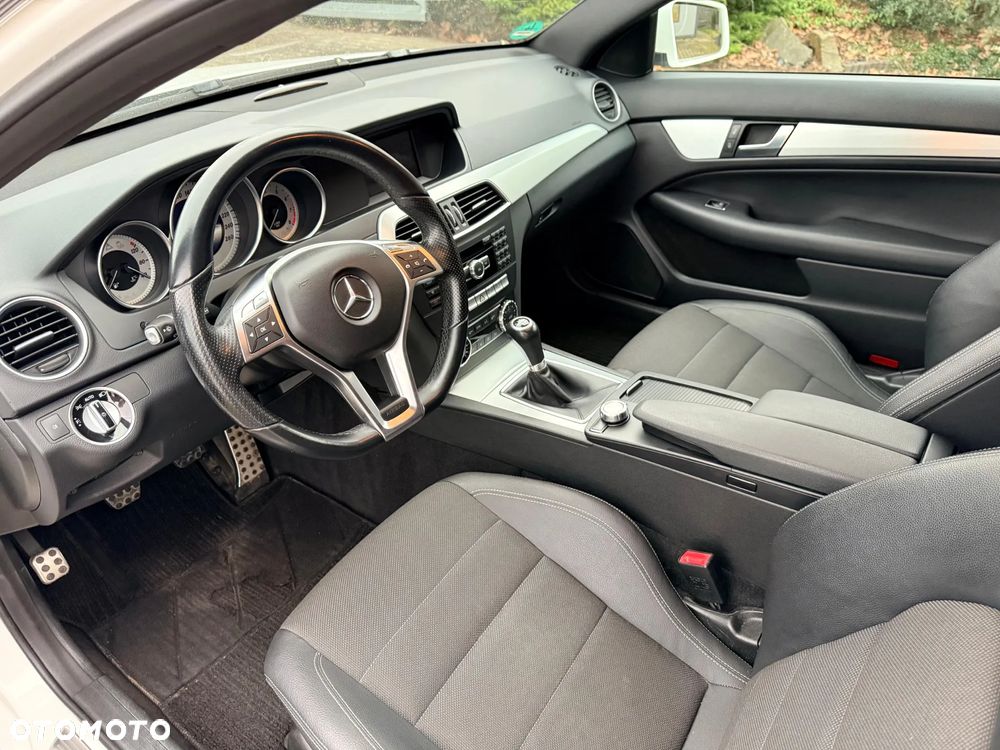 Mercedes-Benz Klasa C 200 (BlueEFFICIENCY) - 11