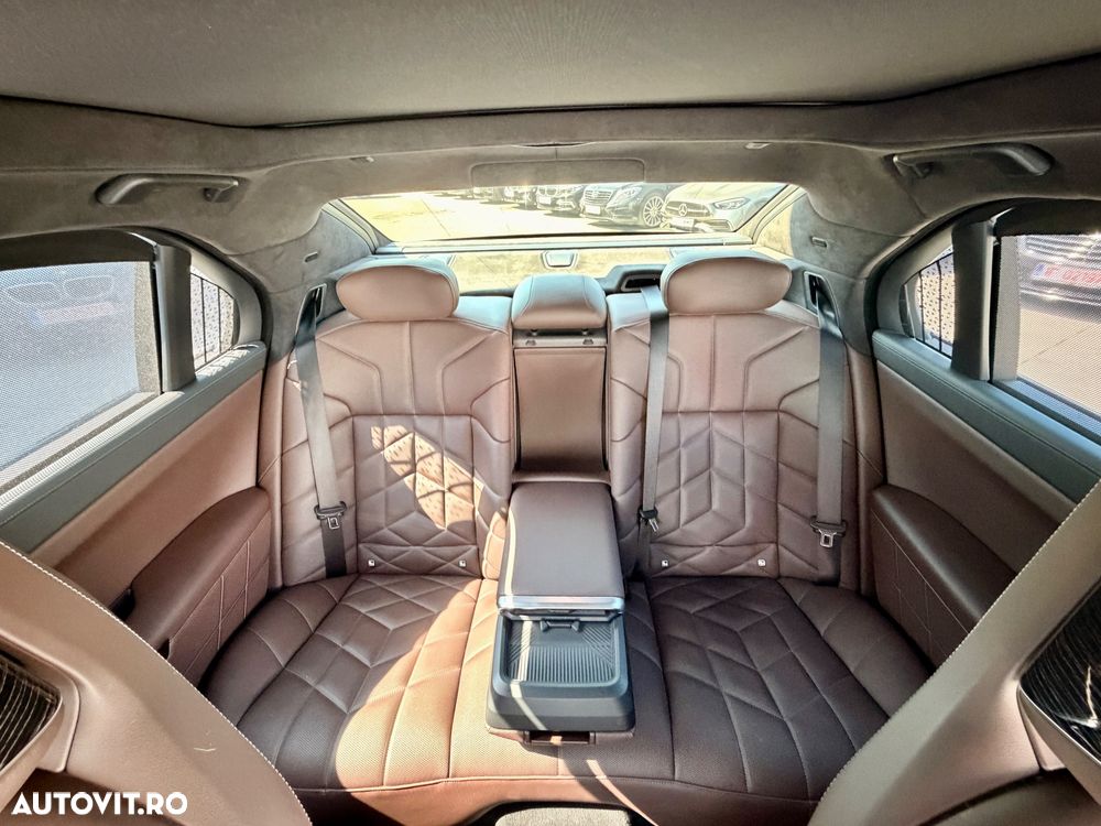 BMW Seria 7 730d xDrive - 28