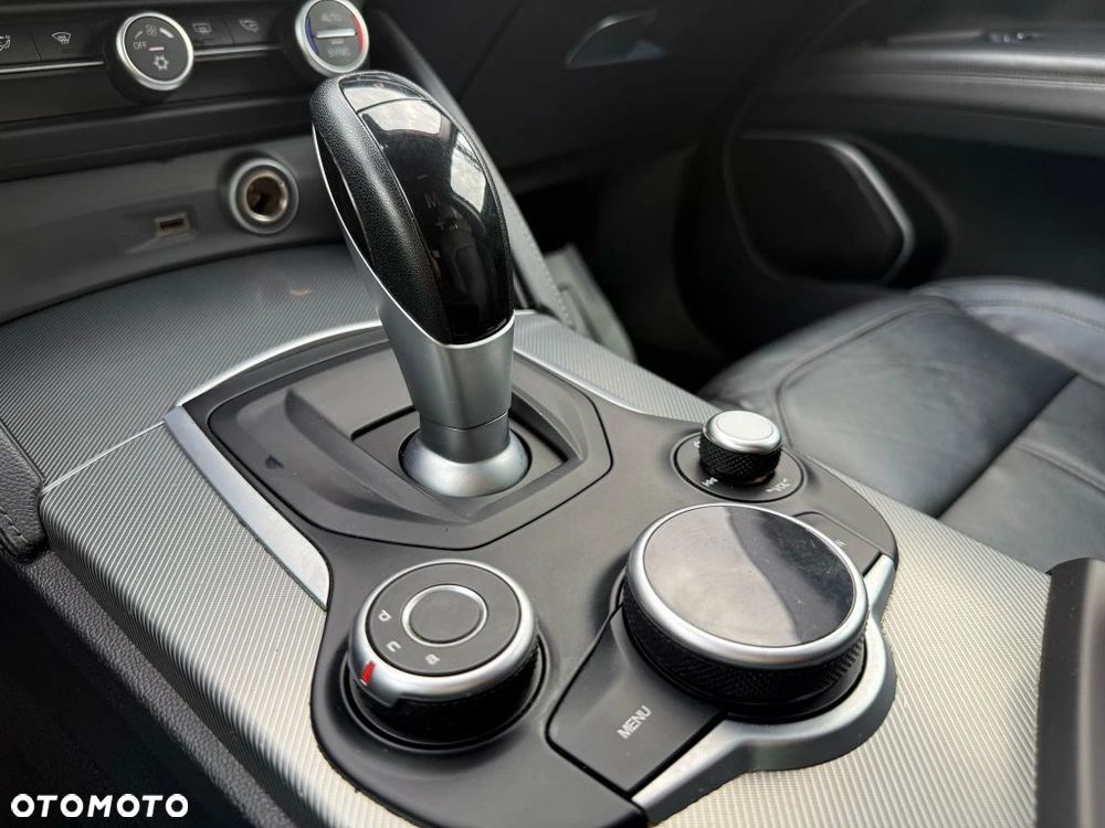 Alfa Romeo Stelvio 2.0 Turbo Q4 - 10