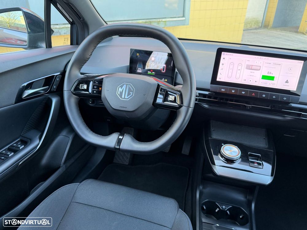 MG MG4 64 kWh Luxury - 29