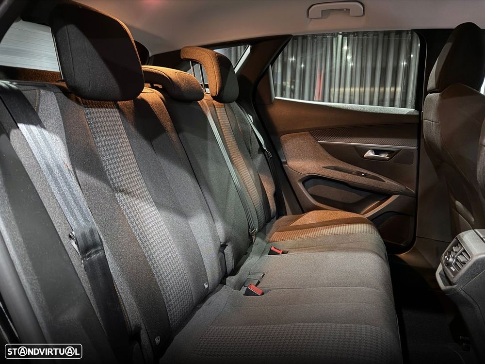 Peugeot 3008 1.2 PureTech Allure EAT8 - 33