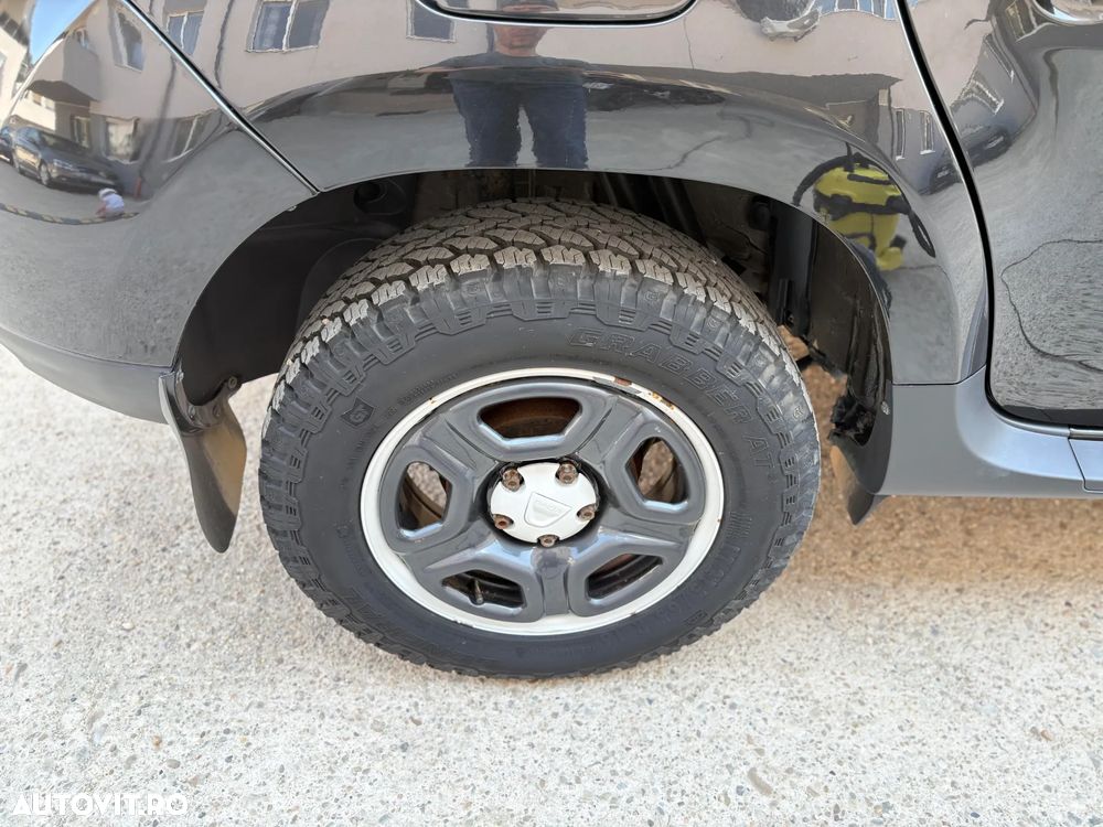 Dacia Duster 1.6 4x4 Laureate - 13