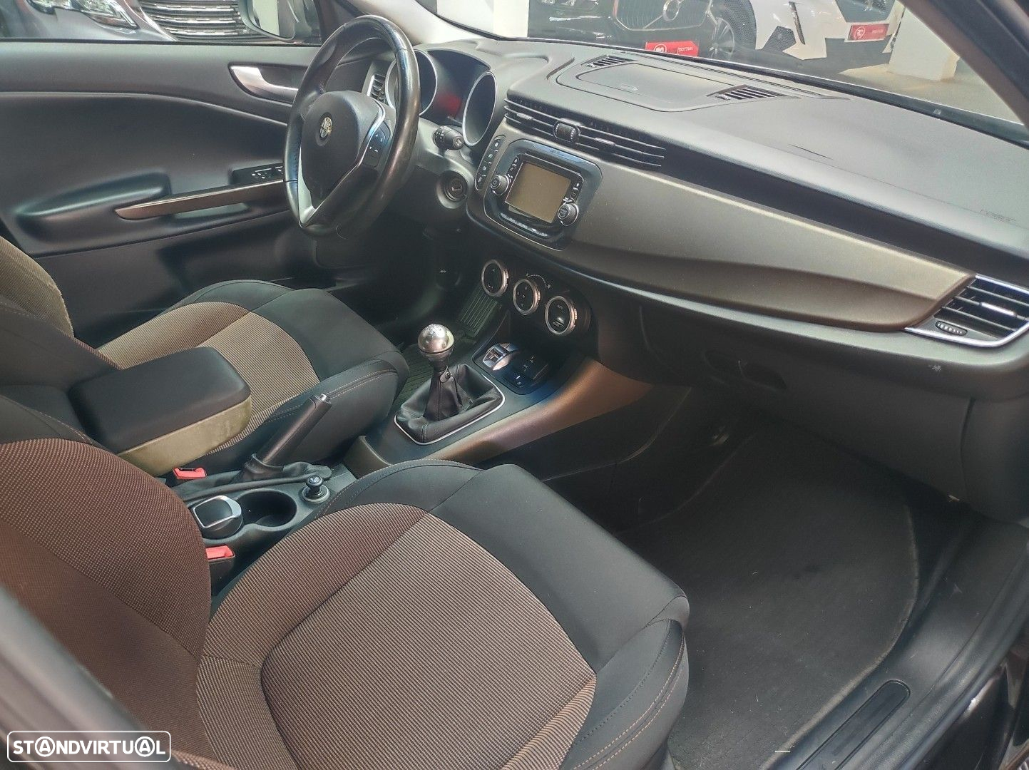 Alfa Romeo Giulietta 1.6 JTDm Exclusive - 9