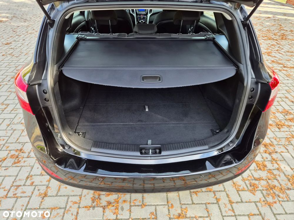 Hyundai i30 blue 1.4 Passion - 11