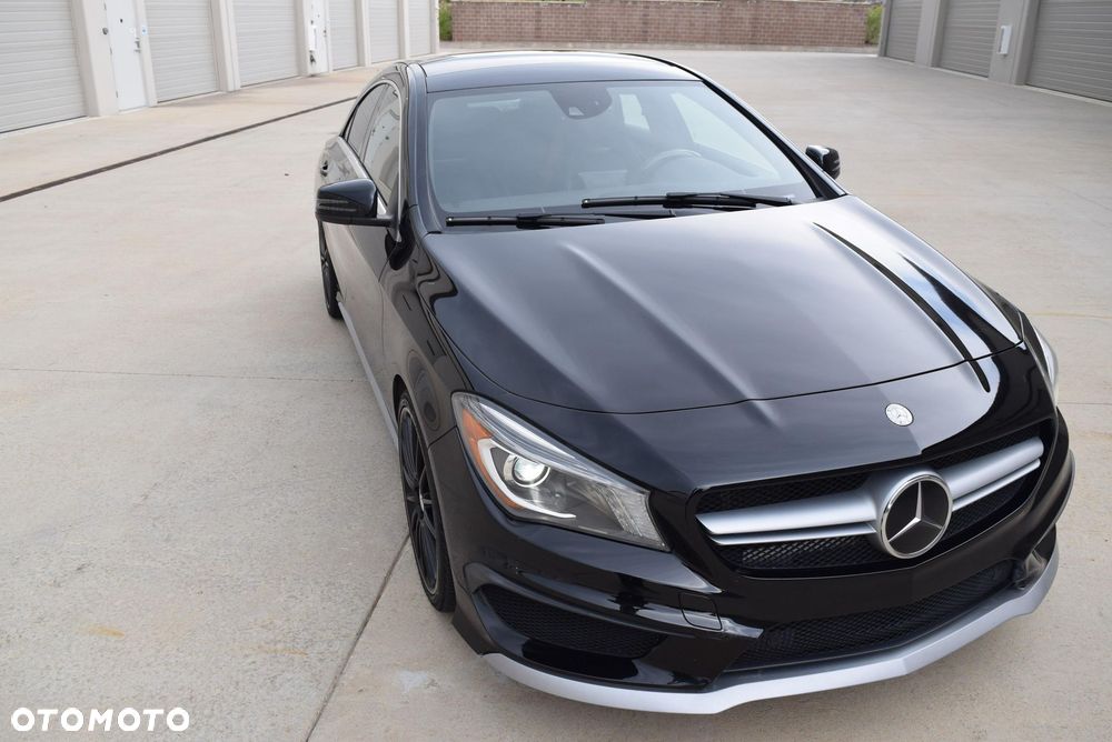 Mercedes-Benz CLA - 12