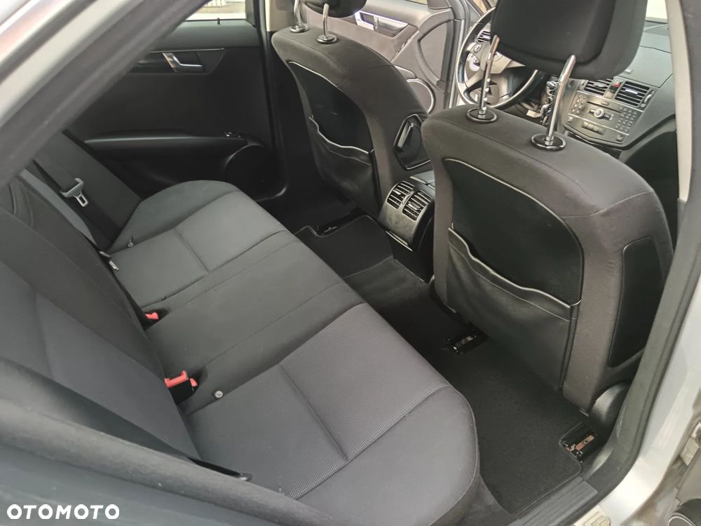 Mercedes-Benz Klasa C 180 Kompressor BlueEFFICIENCY Special Edition - 9