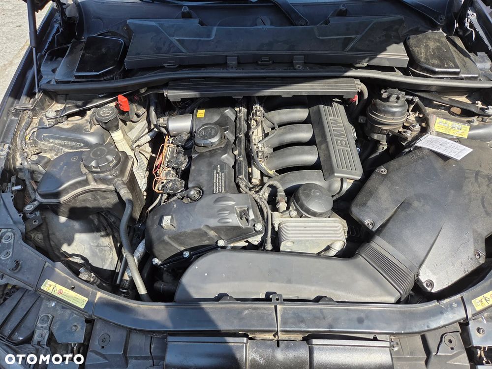 BMW Seria 3 330i - 8