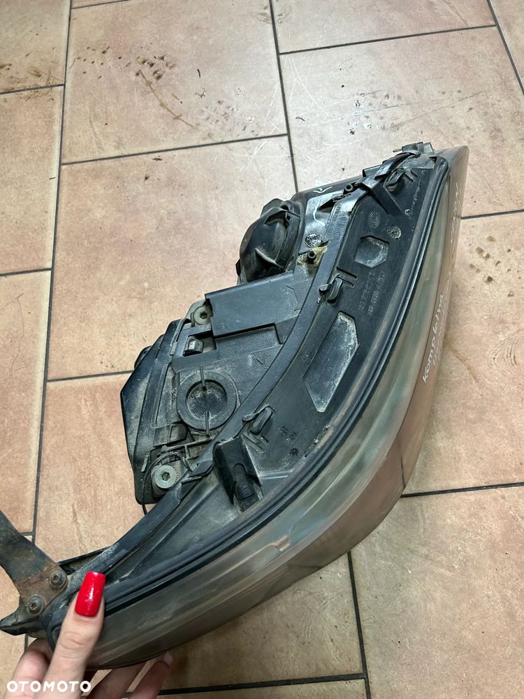 LAMPA BMW E60 E61 PRAWY PRZÓD KOMPLETNA XENON SKRĘTNY EUROPA PRZED LIFT USZKODZONA - 2