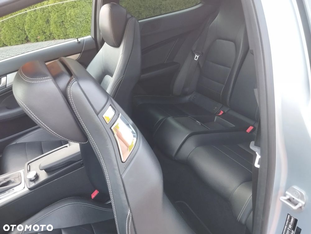 Mercedes-Benz Klasa C 350 CGI BlueEff - 24