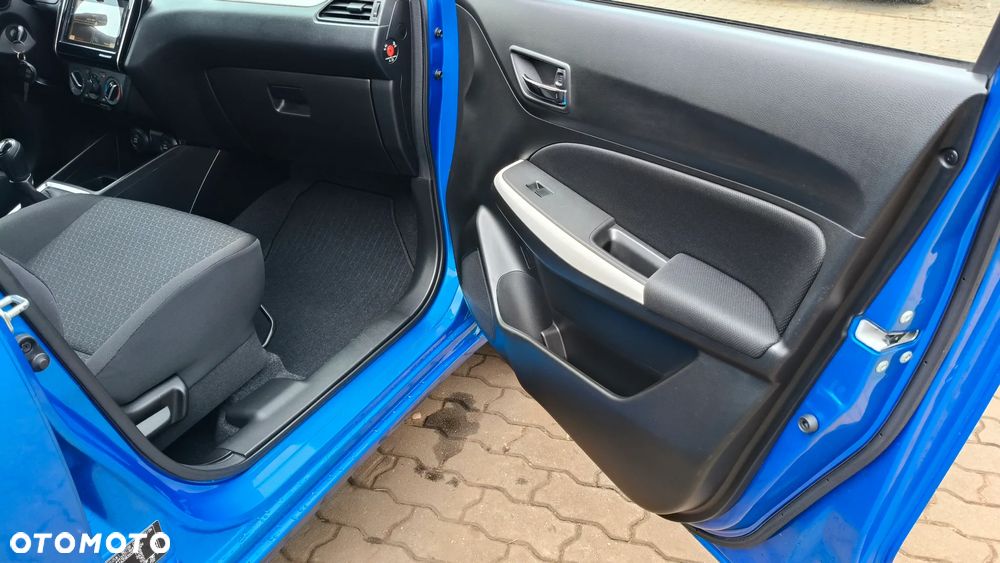 Suzuki Swift 1.2 Premium Plus - 10