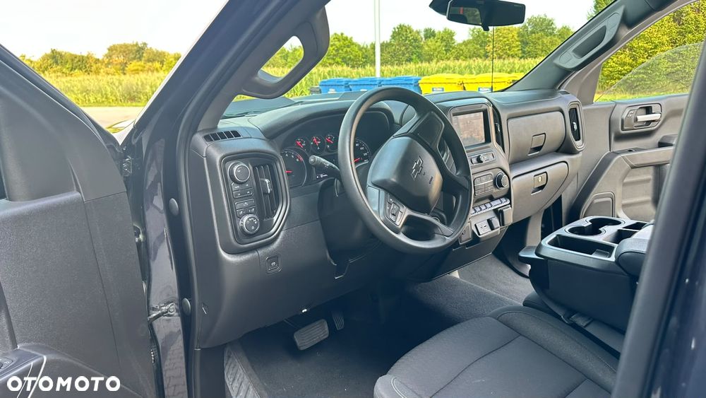 Chevrolet Silverado - 21