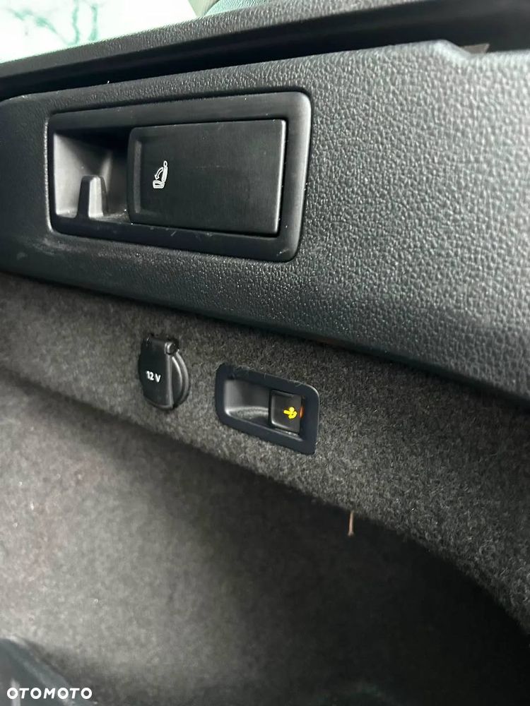 Volkswagen Passat 2.0 TDI (BlueMotion Technology) Highline - 12