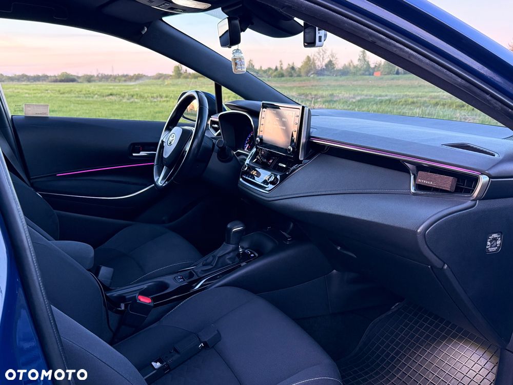 Toyota Corolla 1.8 Hybrid Comfort - 29