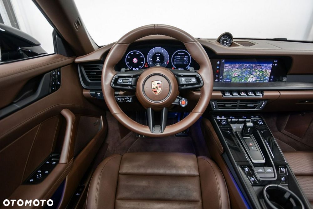 Porsche 911 Targa 4 GTS PDK - 29