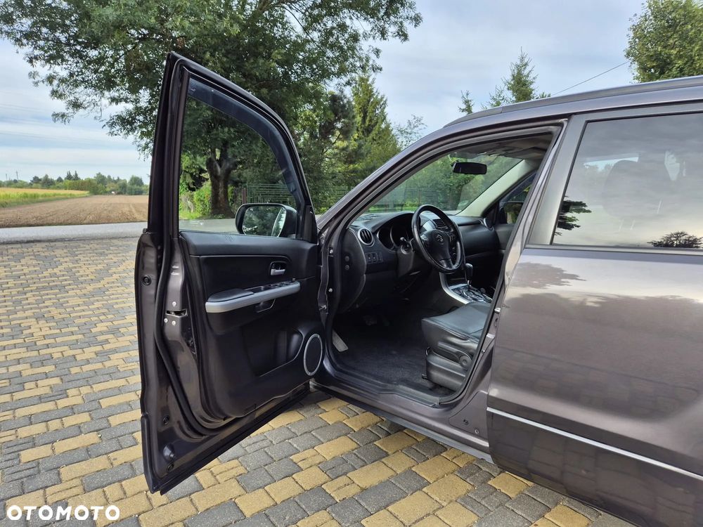 Suzuki Grand Vitara 2.4 De Luxe - 23