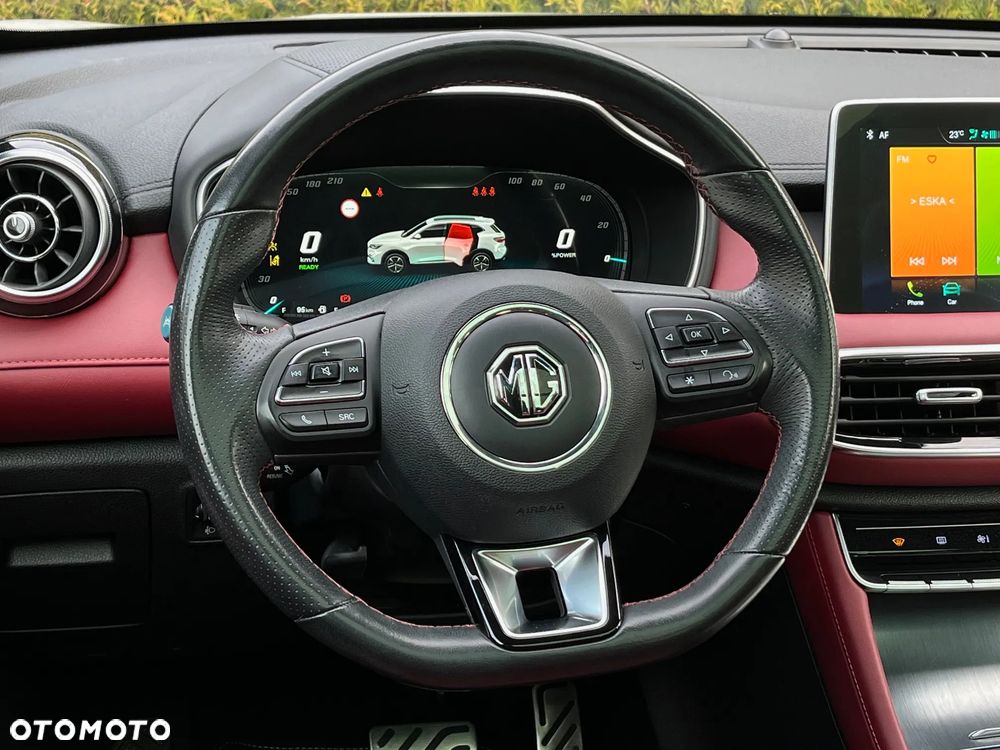 MG EHS Luxury - 23