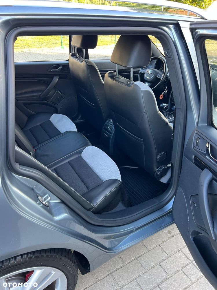 Skoda Octavia 2.0 TDI RS DSG - 17