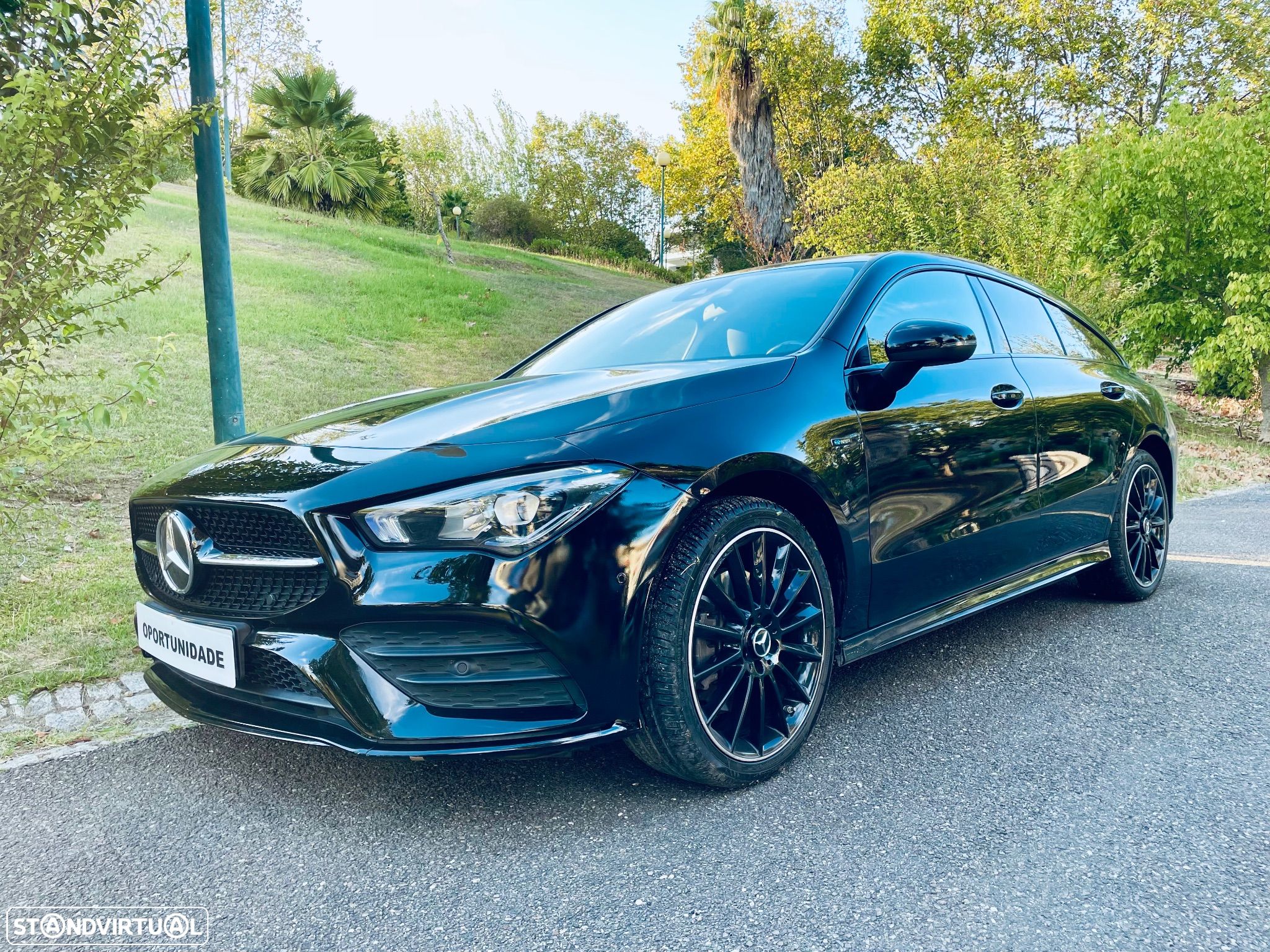 Mercedes-Benz CLA 250 e Shooting Brake AMG Line - 1