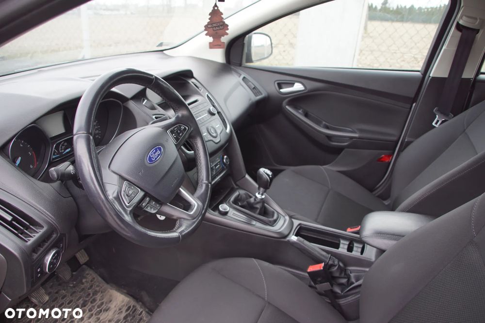 Auto na części - Ford Focus MK3 Lift 1.5 TDCI 95 KM GM5Q-6006-AA AV6R-7F096-GG ZJNC 2019R Silnik Skrzynia Drzwi Maska Błotnik Klapa Zderzak Lusterko Klamka Lampa Szyba Deska Kokpit Sterownik Moduł Czujnik Licznik Wyświetlacz Panel Kierownica - 11