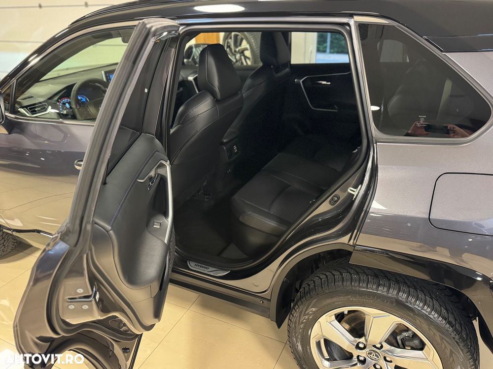 Toyota RAV4 - 9