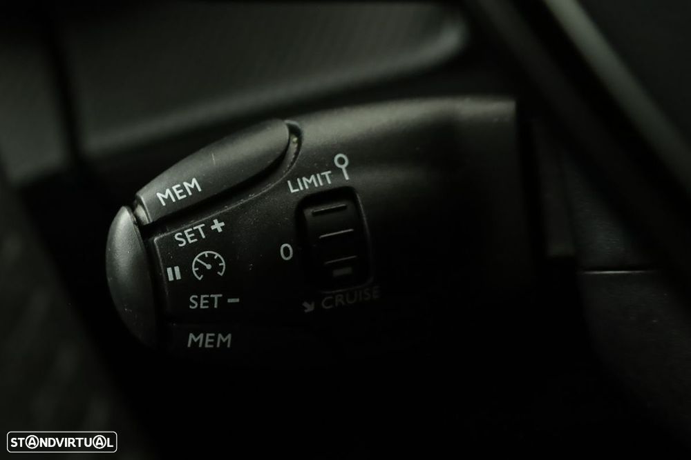 Peugeot 2008 1.2 Allure - 18