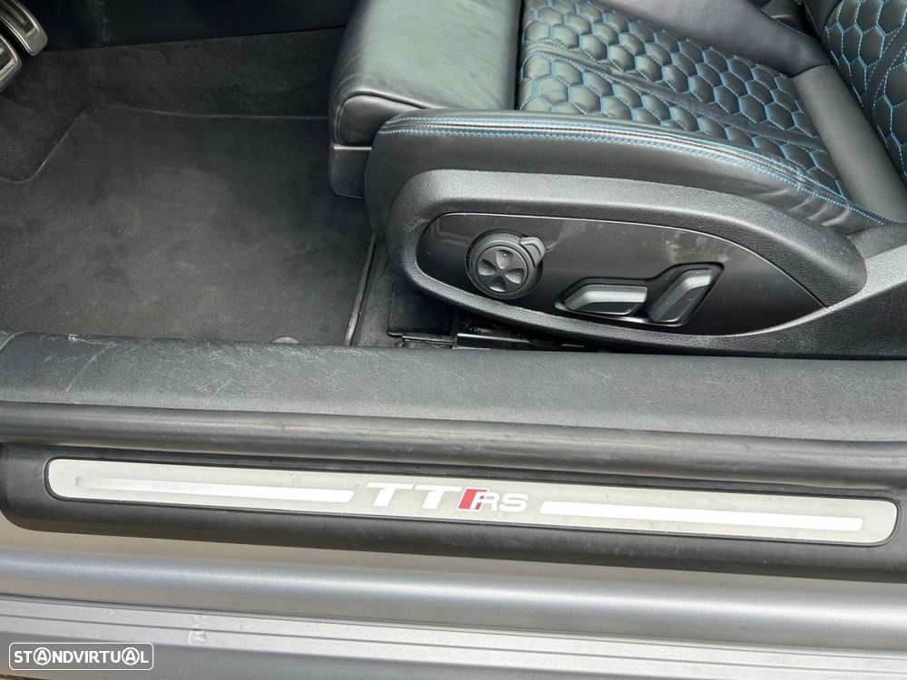 Audi TT RS Coupé - 17