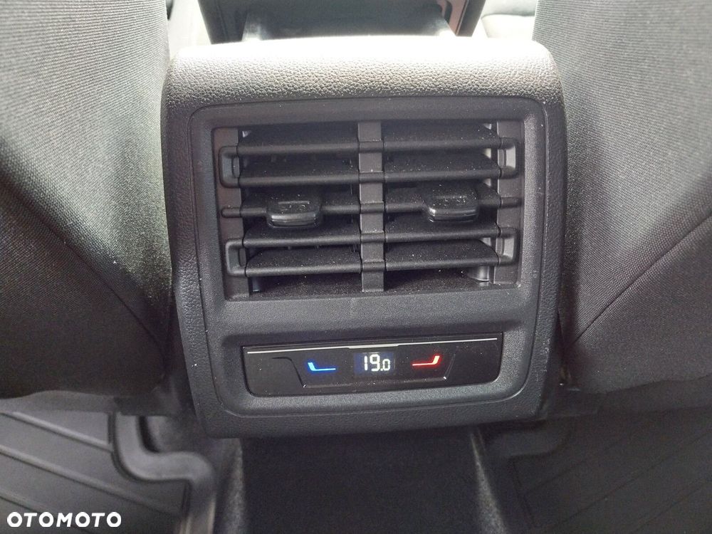 Volkswagen Golf - 15