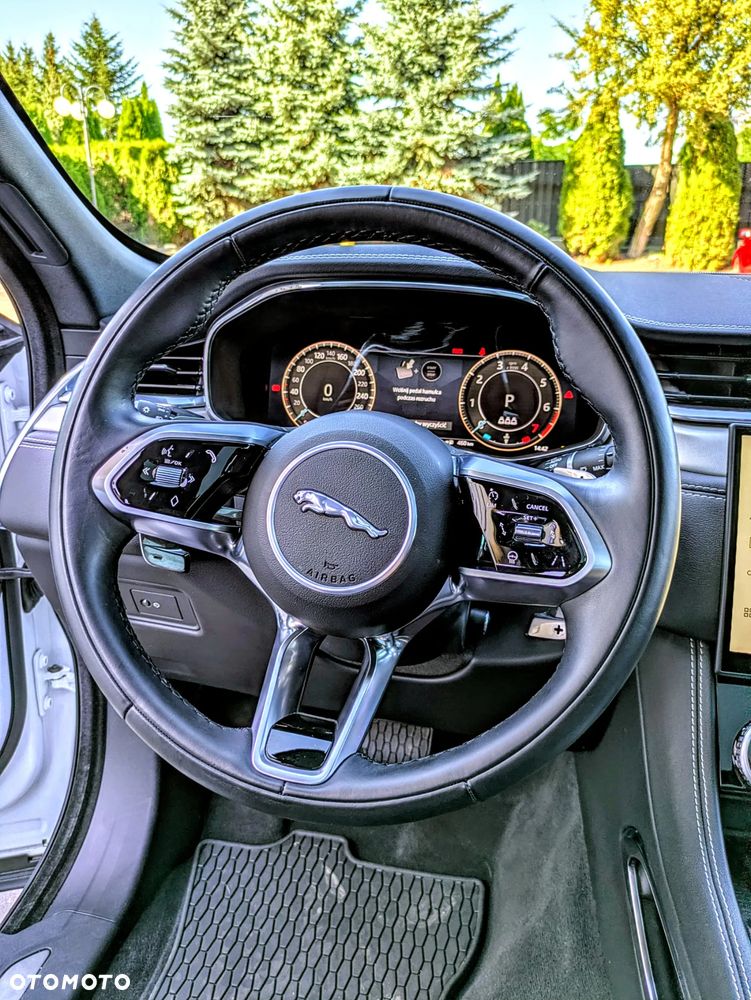 Jaguar F-Pace 3.0 P400 mHEV AWD R-Dynamic S - 12