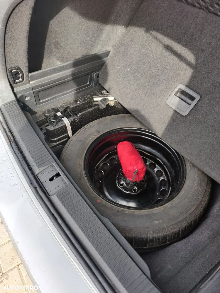 Volkswagen Passat 1.6 TDI Comfortline - 10