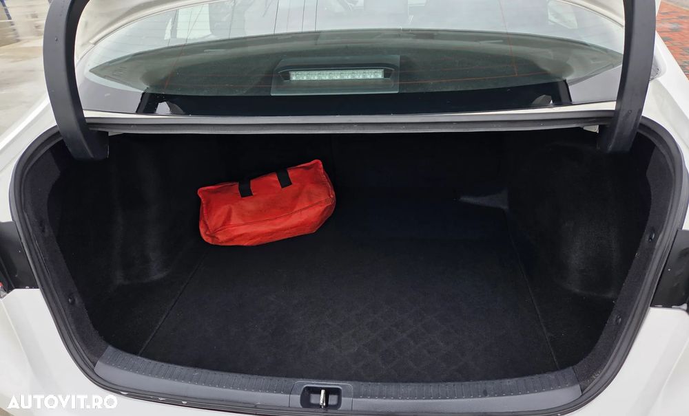 Toyota Corolla 1.8 HSD Dynamic - 11