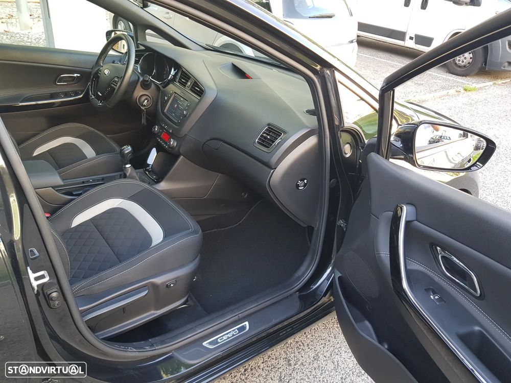 Kia Ceed SW 1.6 CRDi GT Line - 36