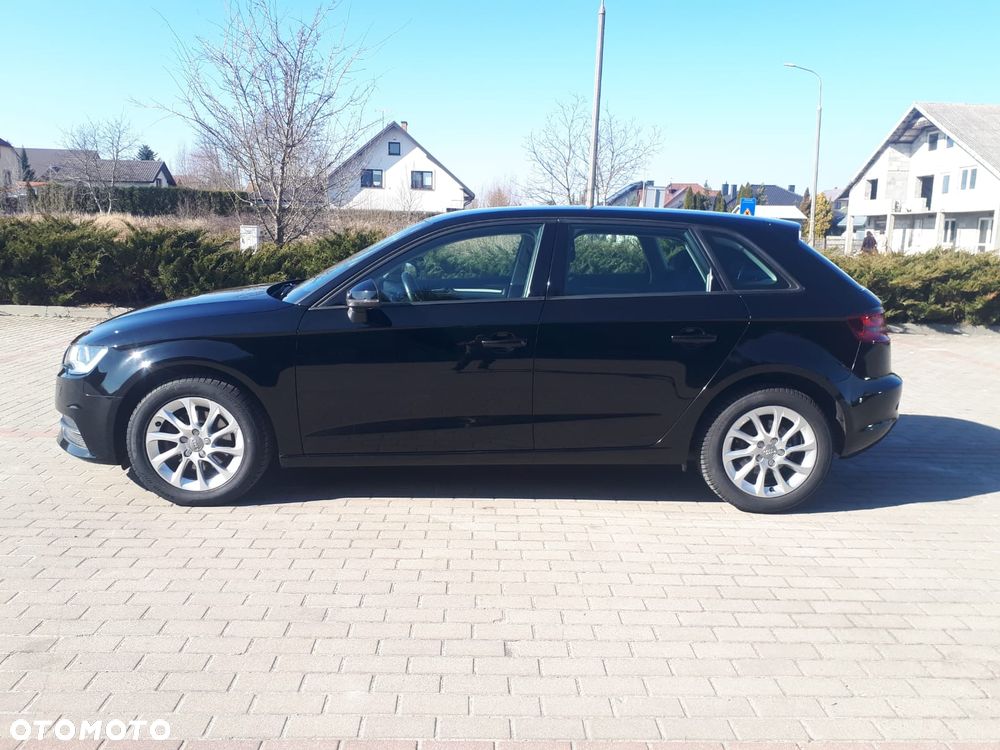 Audi A3 Sportback 1.6 TDI DPF Ambiente - 5