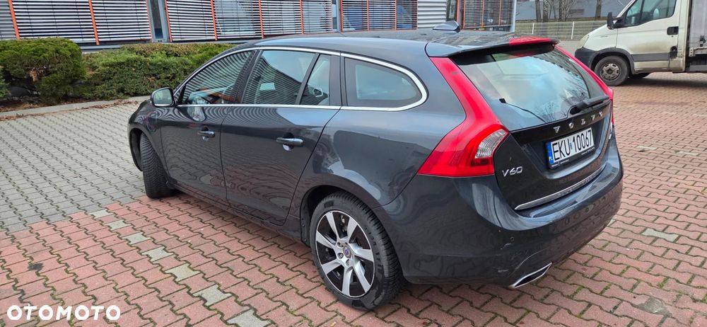 Volvo V60 D6 AWD Plug-in Hybrid Summum - 6