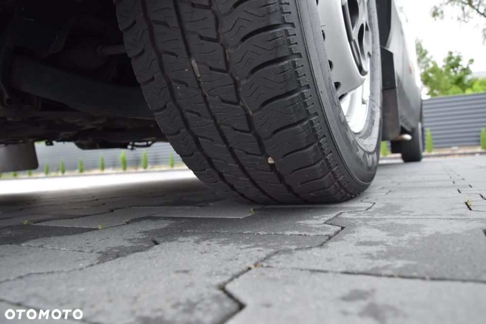 Iveco DAILY MAXI 35S16 / 2.3 - 160 KM / AUTOMAT HI-MATIC / NOWY MODEL / 3 OSOBY / DOSTAWCZE / BLASZAK / KLIMA / CZUJNIKI COFANIA / NISKI PRZEBIEG / 2022 / SERWISOWANY / Z NIEMIEC - 14