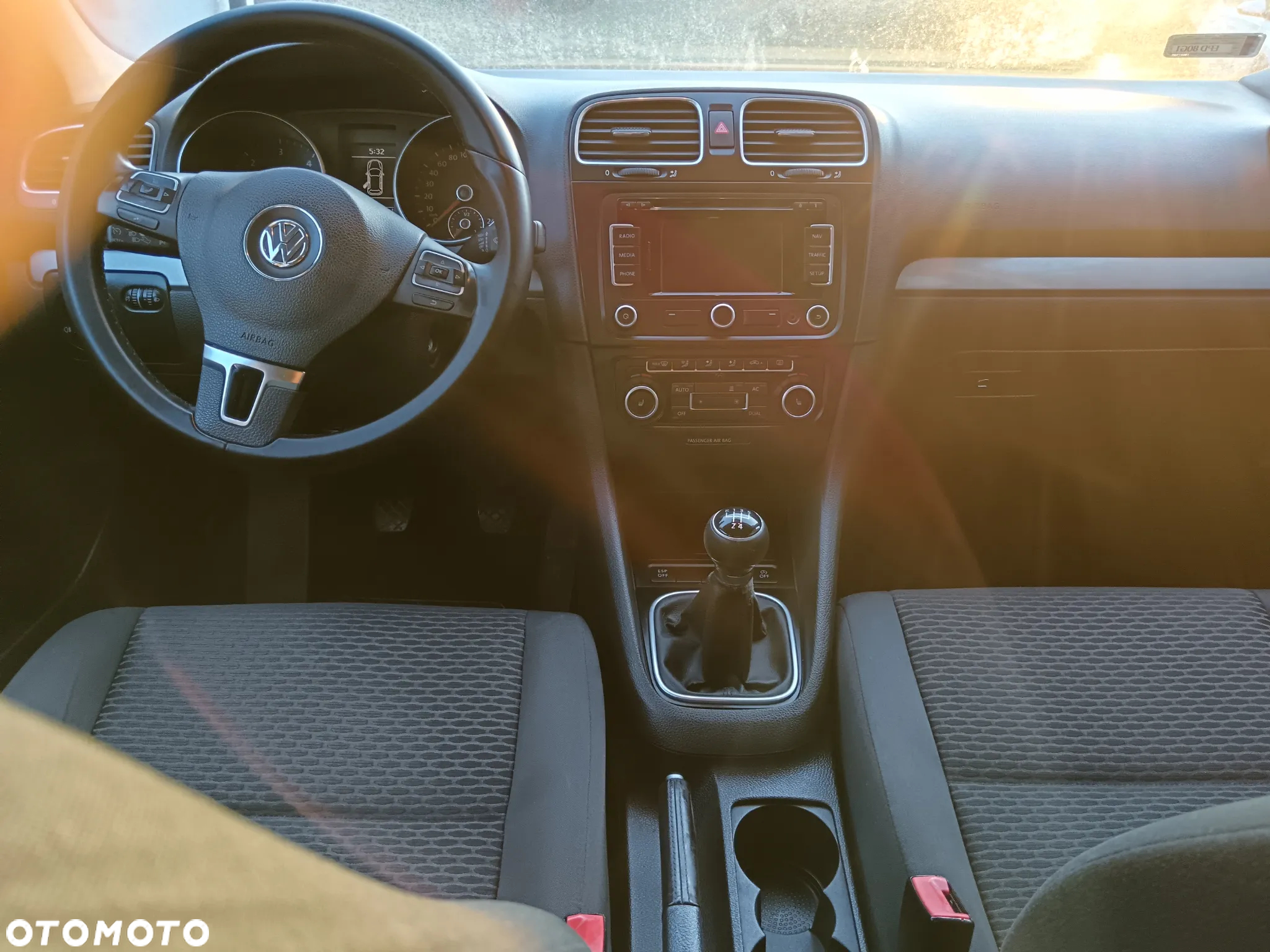 Volkswagen Golf 1.6 TDI 4Motion BlueMotion Technology Comfortline - 9